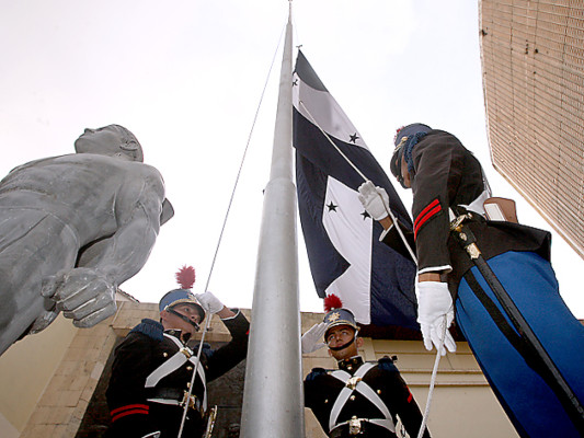 Honduras: Tibio fervor en Día de la Bandera