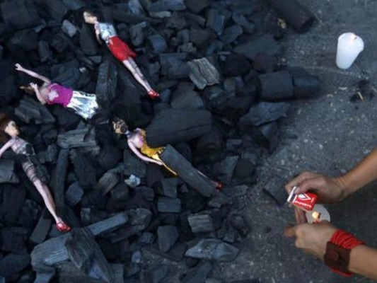 Exigen investigar asesinato de familia de niña muerta en incendio&nbsp;