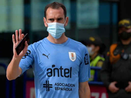 Godín positivo: Brote de covid-19 en selección uruguaya sube a 16 casos