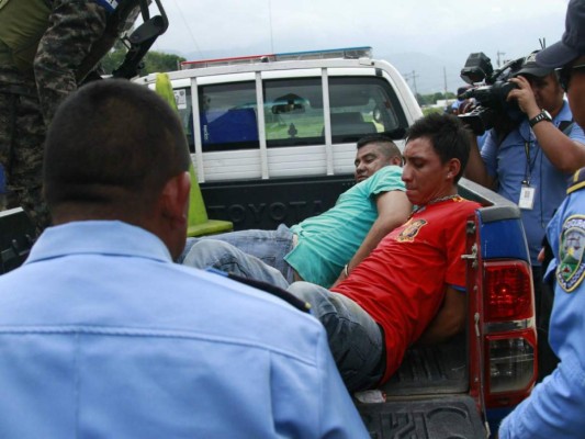 En persecución de película caen dos presuntos robacarros en San Pedro Sula
