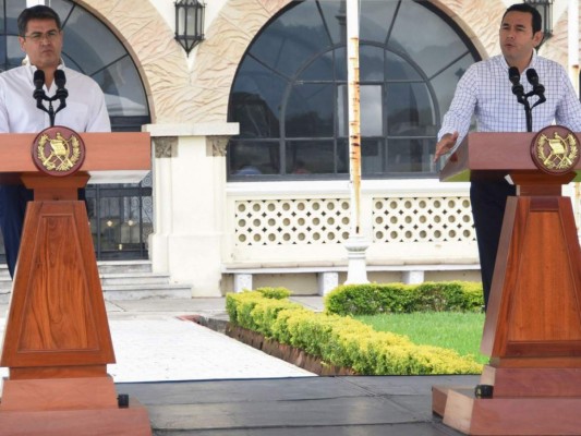 Honduras y Guatemala denuncian motivos políticos en caravana de hondureños hacia EEUU