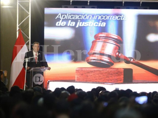 'Casa por Casa, Comunidad por Comunidad', la propuesta de seguridad de Luis Zelaya &nbsp;