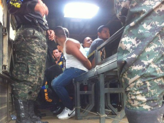 Trasladan a 384 reos del Centro Penal de San Pedro Sula y otras cárceles hacia 'El Pozo' en Ilama, Santa Bárbara