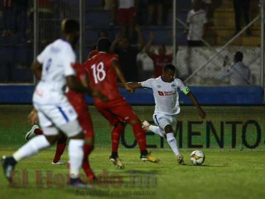 Olimpia ganó 2 a 0 a la Real Sociedad en su debut en el Estadio Nacional