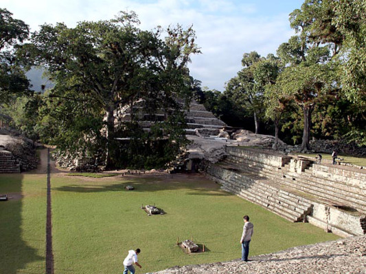 Recrearán juego de pelota maya en Copán