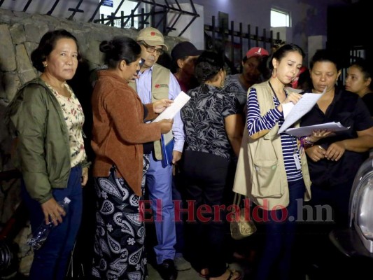 FOTOS: Dolorosa entrega de cuerpos de reos fallecidos en cárcel de Tela