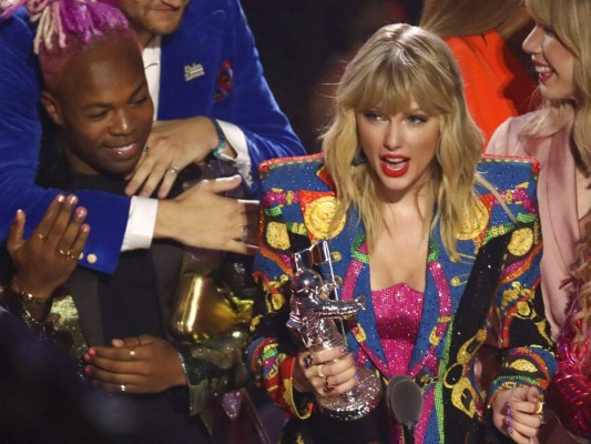 Taylor Swift gana el premio al video del año en los MTV&nbsp;