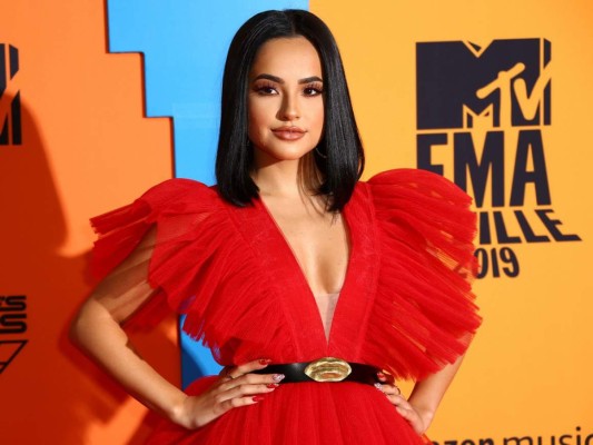 Becky G no pretende ser un 'modelo a seguir”, sino un 'modelo real”