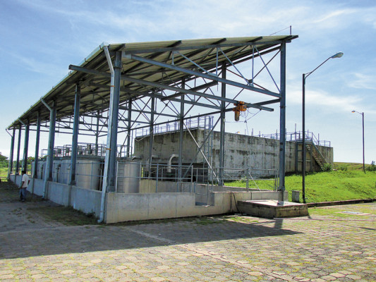 Agua con escaso tratamiento reciben vecinos de San Lorenzo