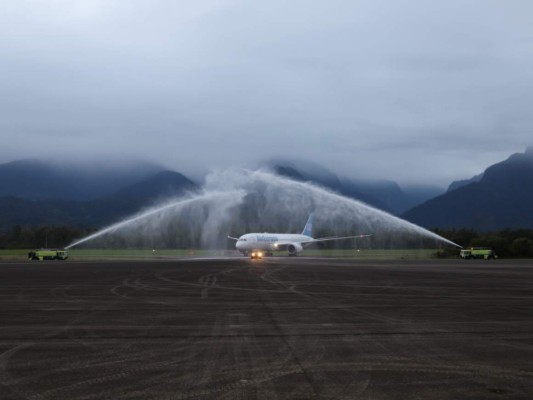 Llega el primer vuelo de Air Europa al aeropuerto de La Ceiba