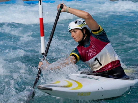 La competidora ganó la medalla de bronce al quedar en tercer lugar. AP.