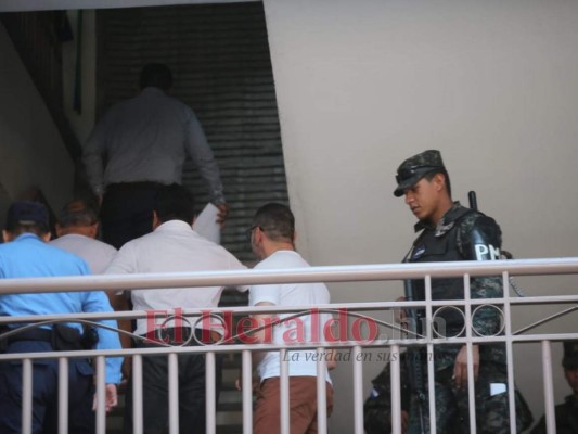 Tres exfuncionarios de Salud comparecen a audiencia inicial