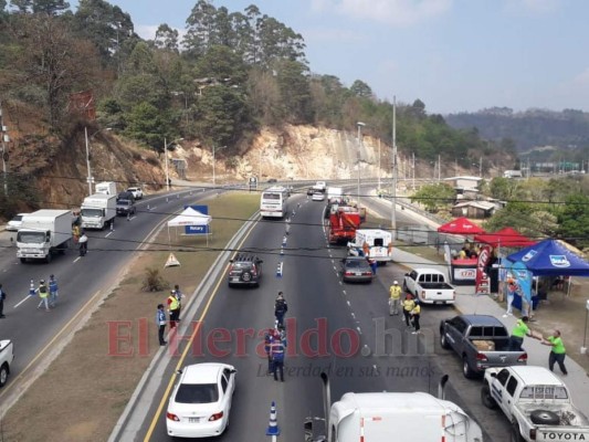 Así continua el éxodo de los veraneantes en la principales salidas de la capital de Honduras