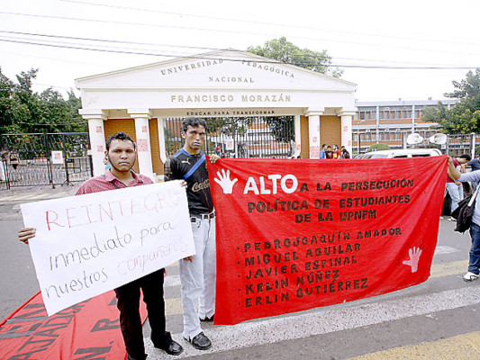 Estudiantes se toman Universidad Pedagógica