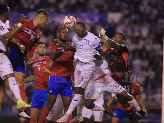 No se vio en TV del Honduras vs. Costa Rica: Frustración de Coito, tapadón de Keylor y peleas en el campo