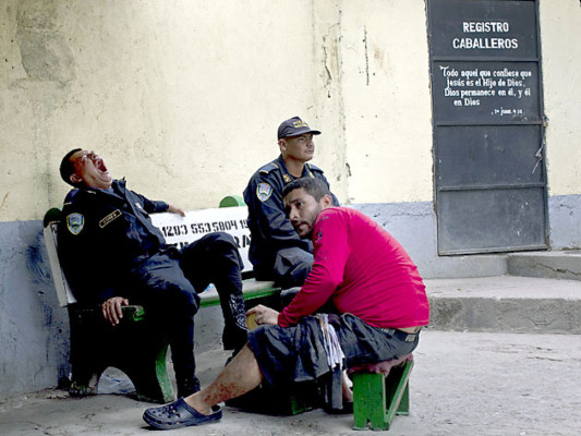 Autogobierno y corrupción, cóctel letal en sistema penitenciario de Honduras