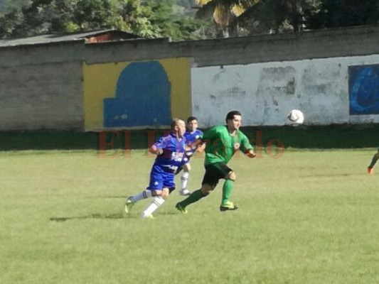 Gordos vs flacos, el peculiar partido que entretiene a los habitantes de El Paraíso en Honduras