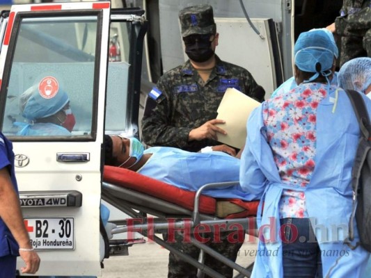 Así fue el traslado a Tegucigalpa de los heridos tras el voraz incendio en Guanaja