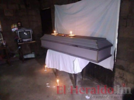 FOTOS: Dan último adiós a madre descuartizada y escondida en un barril