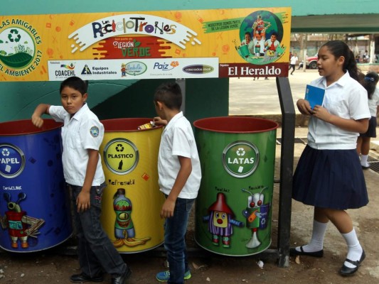 Aprender sobre el abono orgánico encantó a los escolares