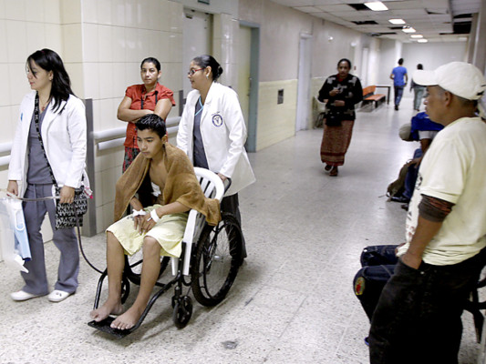 Paralización de las enfermeras empieza a cobrar factura en centros asistenciales de Honduras