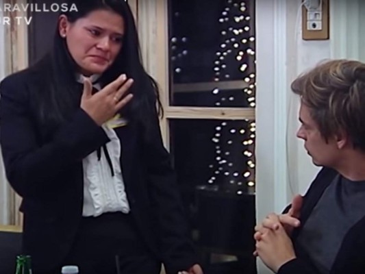 Vídeo: Carlos Baute defiende a hondureña durante programa de cámara escondida