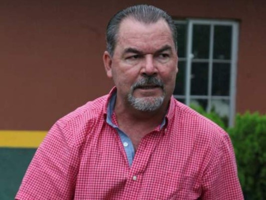 Roberto Contreras se retira de contienda electoral; renuncia a la precandidatura de la alcaldía en SPS