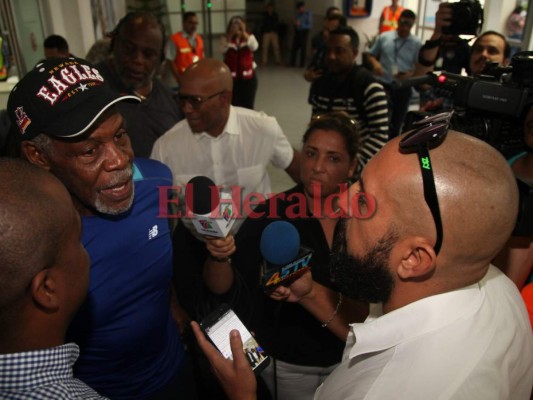 Actor de Hollywood Danny Glover llega a La Ceiba, Honduras