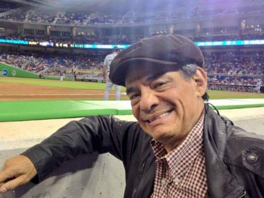 Reaparece José José tras confirmar que padece de cáncer