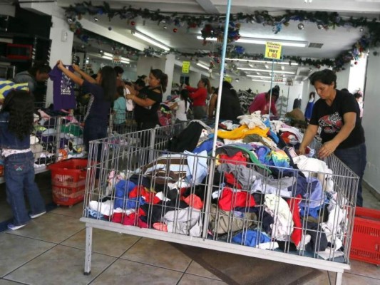 Quitan arancel por importar ropa usada y dejan el 15%