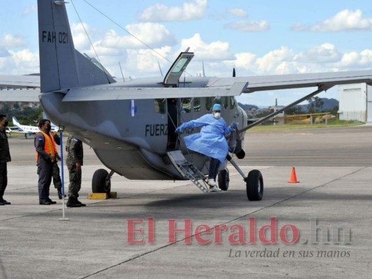 Así fue el traslado a Tegucigalpa de los heridos tras el voraz incendio en Guanaja