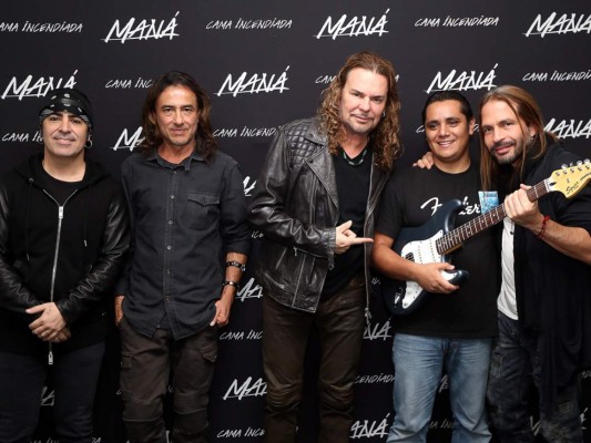 Hondureños cantan al ritmo de Maná