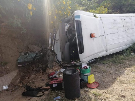 Las imágenes que dejó el accidente en el km 41 de la carretera al sur