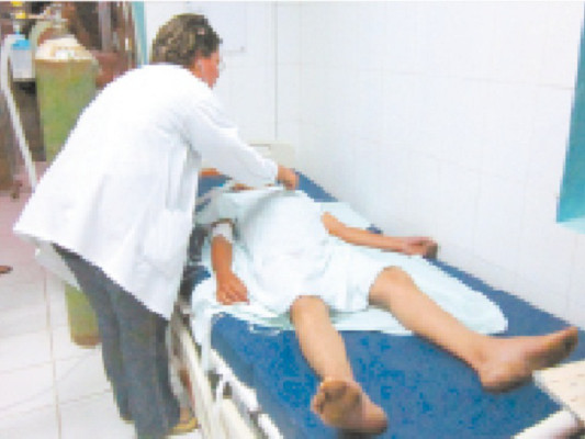 Supuesto licor adulterado deja muertos e intoxicados