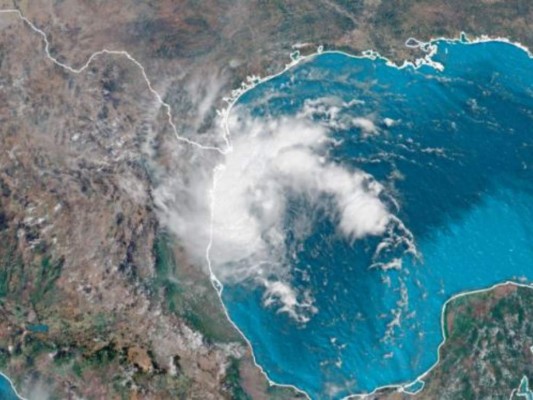 Tormenta Fernand deja un desaparecido e inundaciones en México