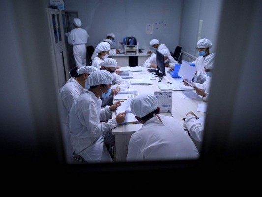 Probarán vacuna contra covid-19 en 30 mil voluntarios en julio