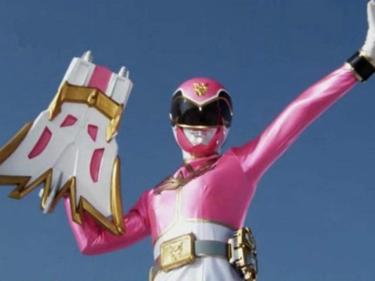 La primera Power Ranger rosa sorprende al nuevo elenco de la película
