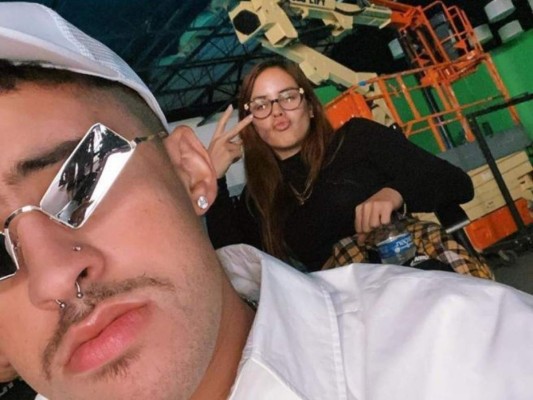 Novia de Bad Bunny muestra supuesto anillo de compromiso