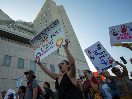 Honduras buscará ante Congreso de EEUU detener deportación de 18,526 'dreamers'