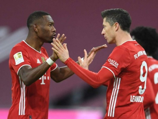 En remontada espectacular el Bayern vence 4-2 al Dortmund y mantiene el liderato de la Bundesliga