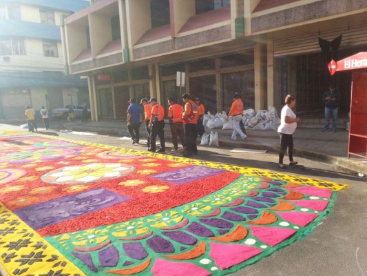 FOTOS: Alfombras con color y tradición en Tegucigalpa