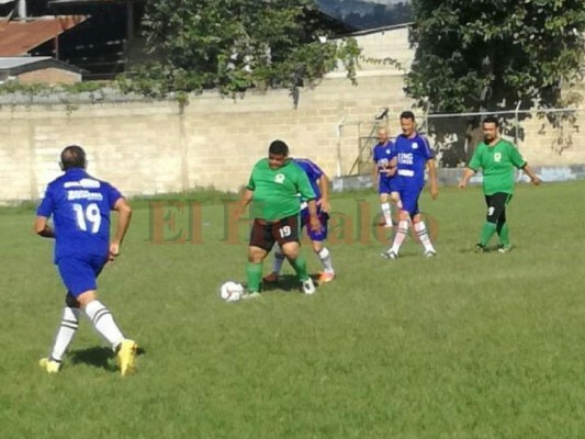 Gordos vs flacos, el peculiar partido que entretiene a los habitantes de El Paraíso en Honduras