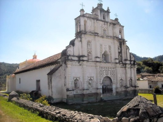 Iglesias coloniales de la Mancomunidad de Colosuca