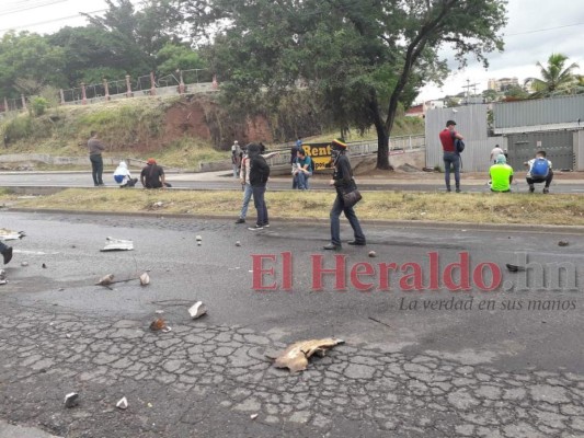 Manifestantes bloquearon paso en el bulevar Fuerzas Armadas de la capital