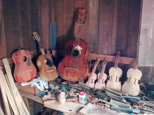 Instrumentos de cuerda son el sello de Comayagüela