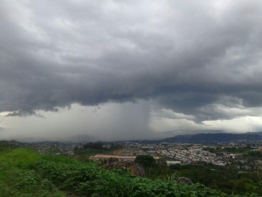 Copeco extiende alertas amarilla y verde en centro y norte de Honduras