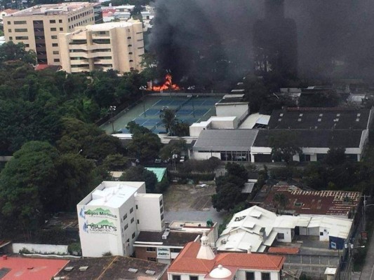 Imágenes de la avioneta que se desplomó con ayuda humanitaria en Guatemala (FOTOS)