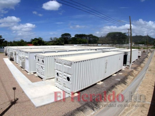 Una vista panorámica del plantel donde están ubicados los vagones de la estructura hospitalaria. Los vagones llegaron a ese lugar desde diciembre de 2020. Foto: Jhony Magallanes/El Heraldo