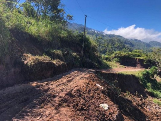 FOTOS: Destrucción y desesperación en Santa Bárbara tras paso de Eta y Iota   