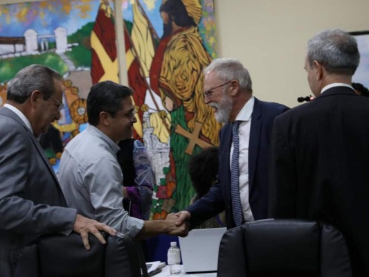 El presidente Juan Orlando Hernández se reunió con los representantes de los países miembros del G16.